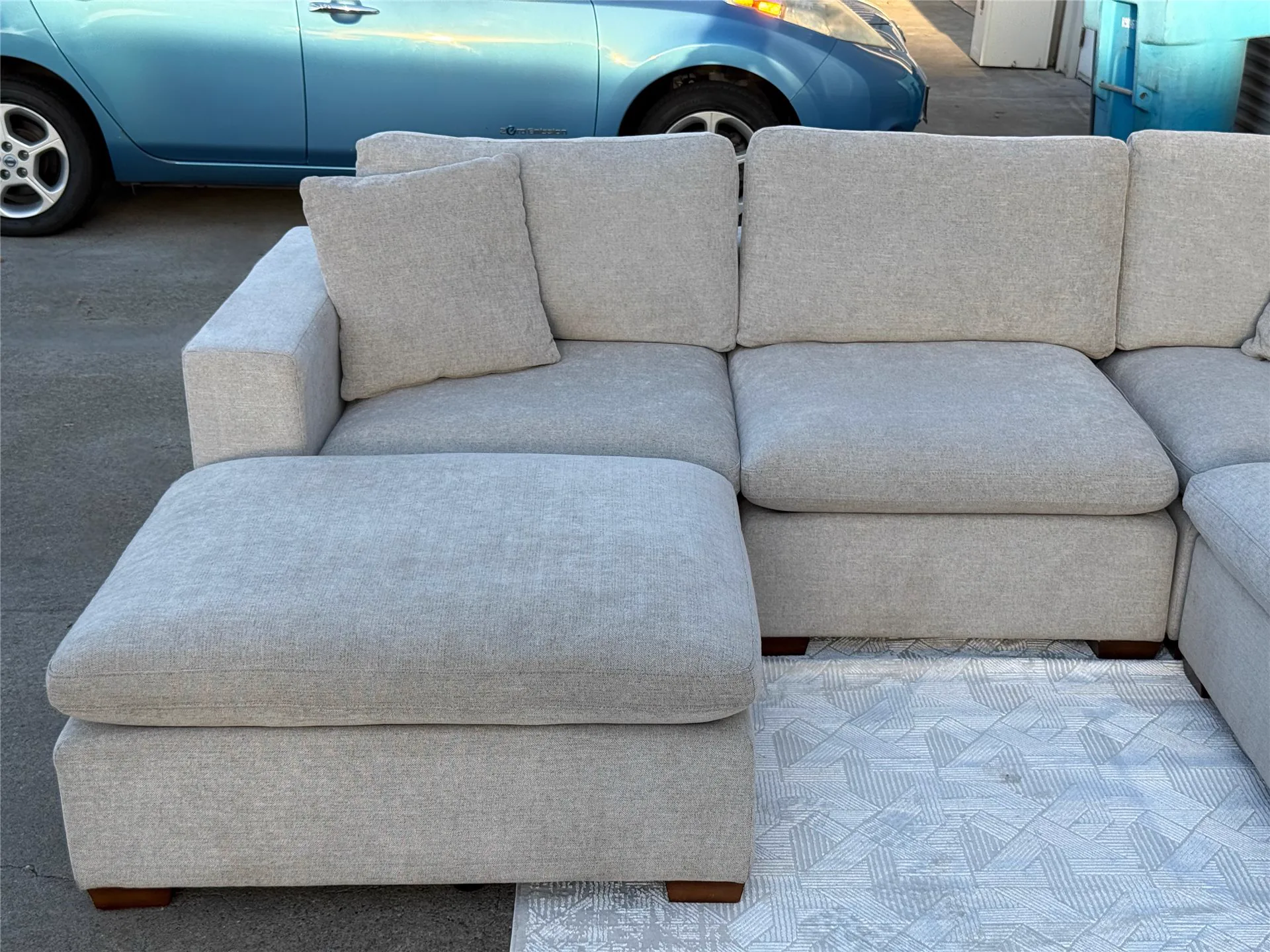 Gray Costco Thomasville Lowell 6 Piece Modular w/ Ottoman - photo 3