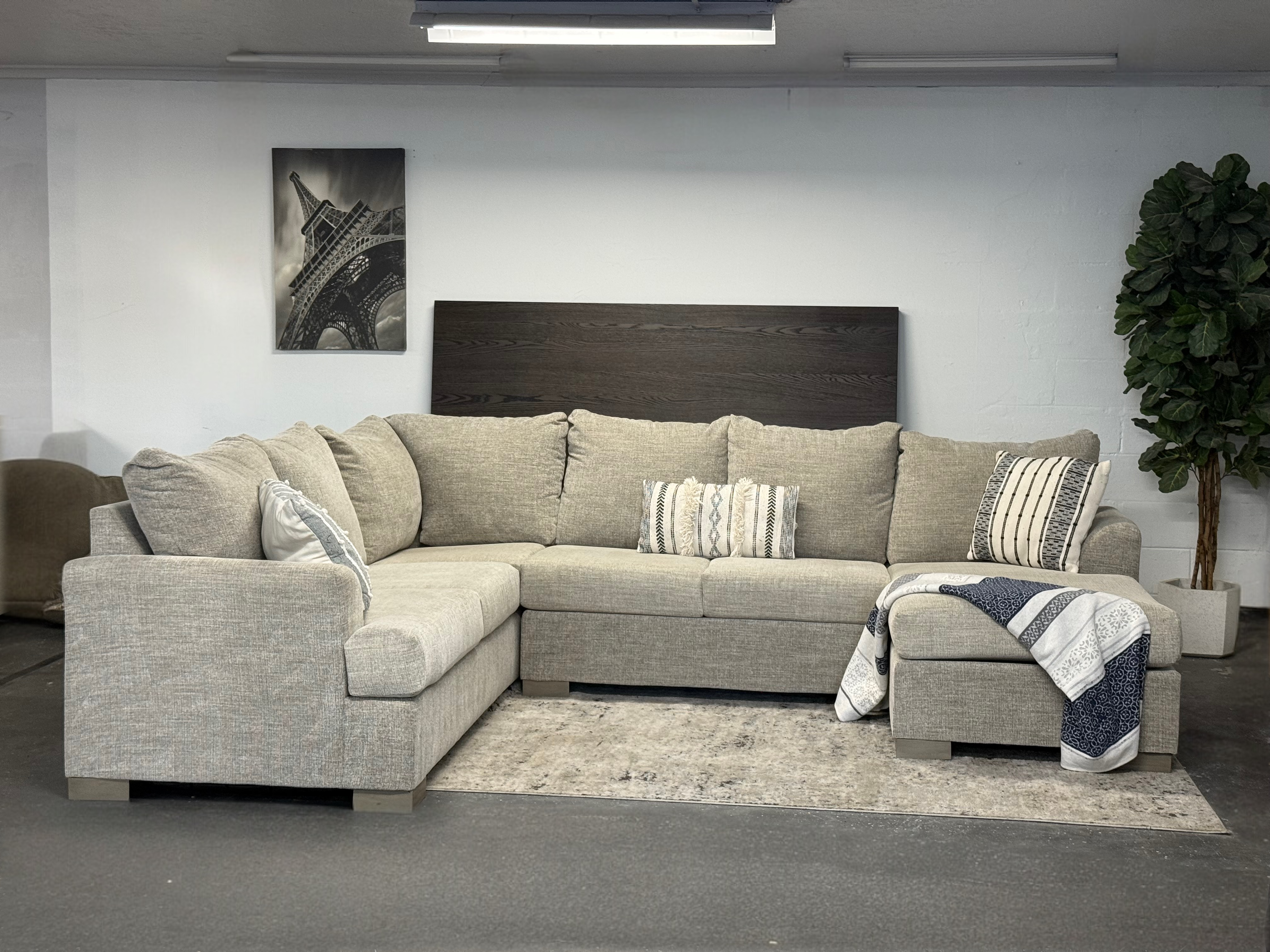 Gray Oatmeal RC Willey 2 Piece U Shaped Sectional W/ Right Facing Chaise